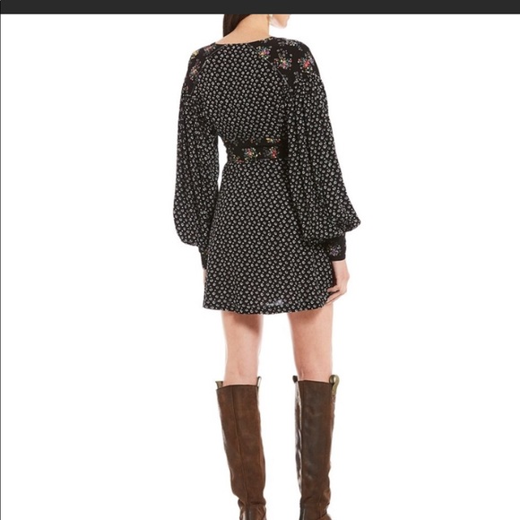HP🎉🎉🎉FREE PEOPLE WONDERLAND PRINT - Picture 5 of 5